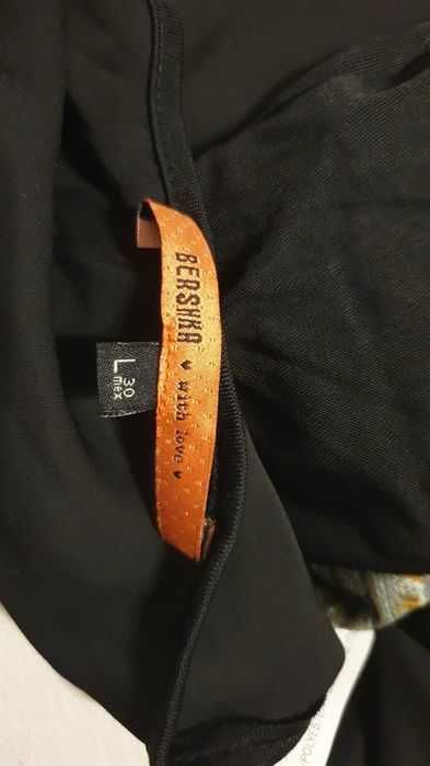 Bluza Bershka L noua fara eticheta