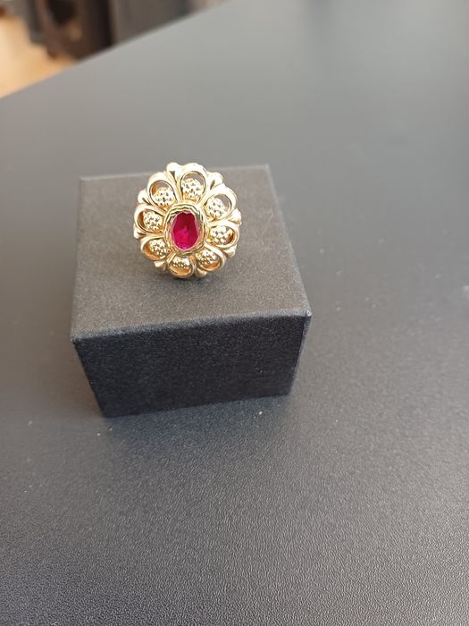 Superb inel de aur galben de 14k