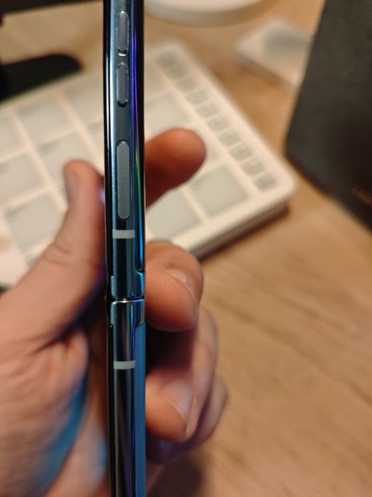 Motorola razr 40 ultra 16 месеца гаранция