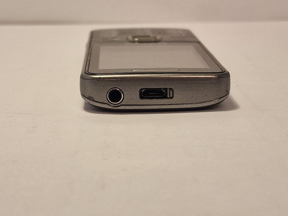 Samsung S5610 – Telefon clasic cu cameră 5MP, functional