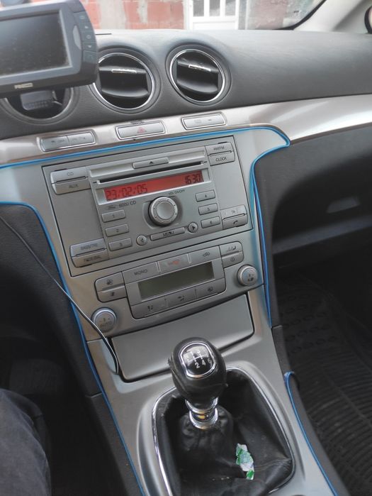 Vând Ford Galaxy