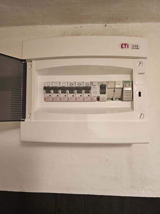 Electrician instalații rezidențiale si intervenți de urgență PFA