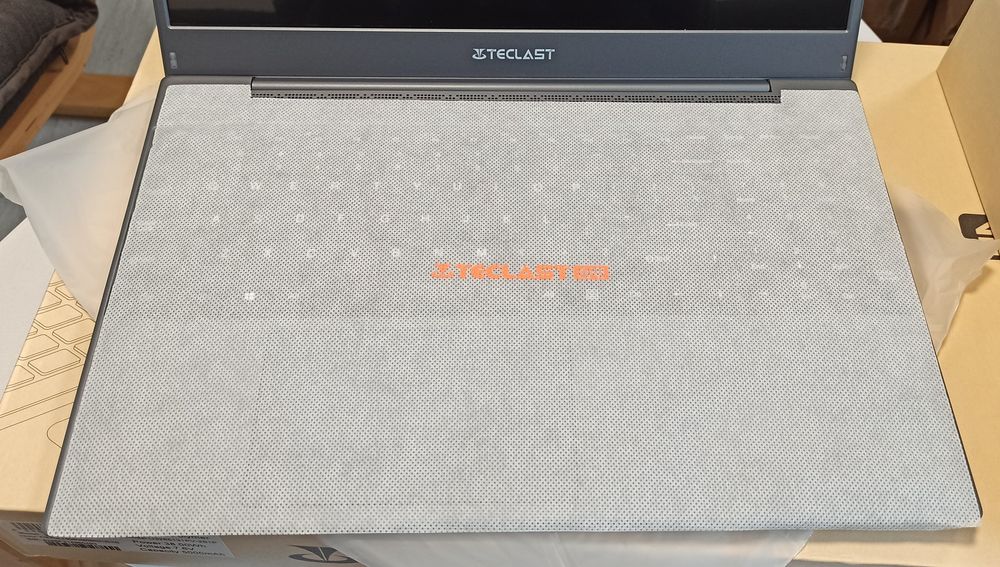 Laptop Teclast F15 Plus 2, 15,6 inchi, Intel N4120 Quad-Core, 8 GB