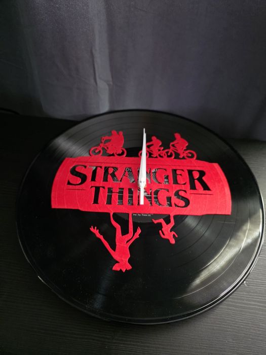 Стенен Часовник Stranger Things