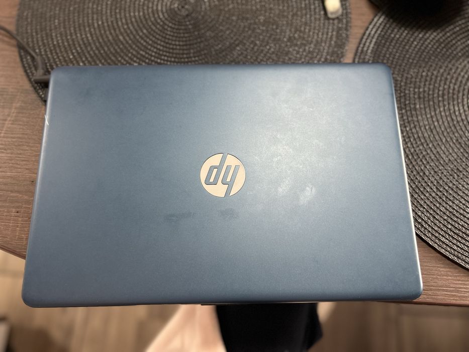 Vând Laptop HP, model 15s-fq3620nc