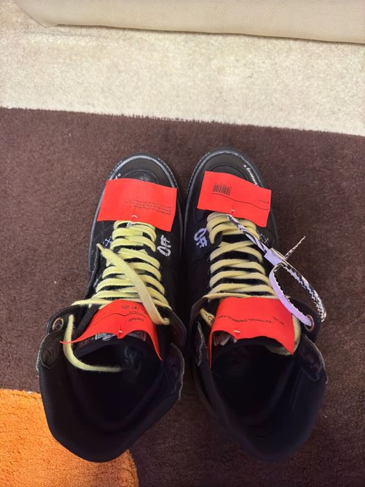 Vând Off-White court 3.0