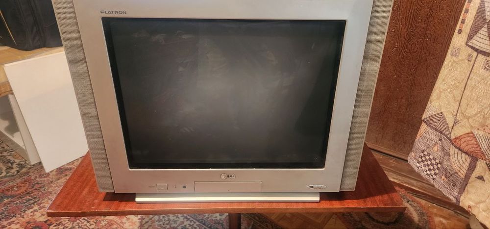 Продам телевизор LG 21 диагональ