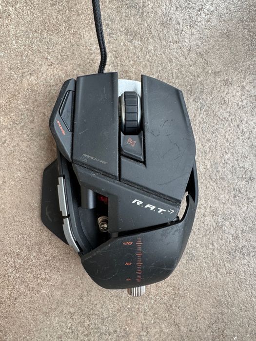 Продавам клавиатура Logitech G510s с подарък мишка