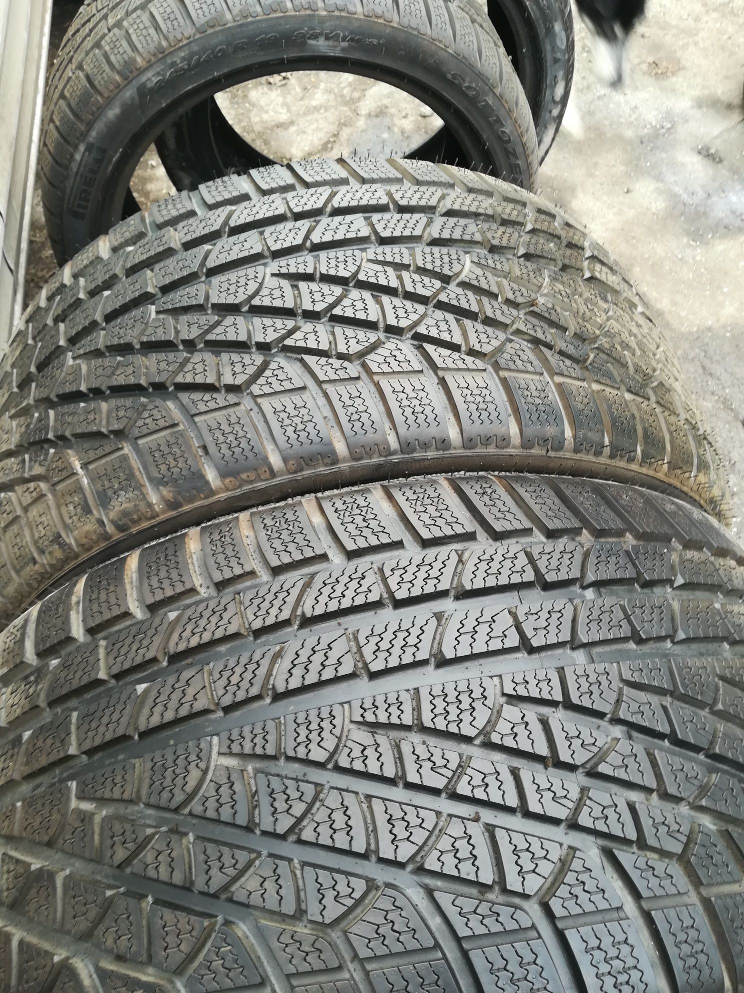 Нови 2бр.285/40/19 Pirelli Winter Sottozero 240