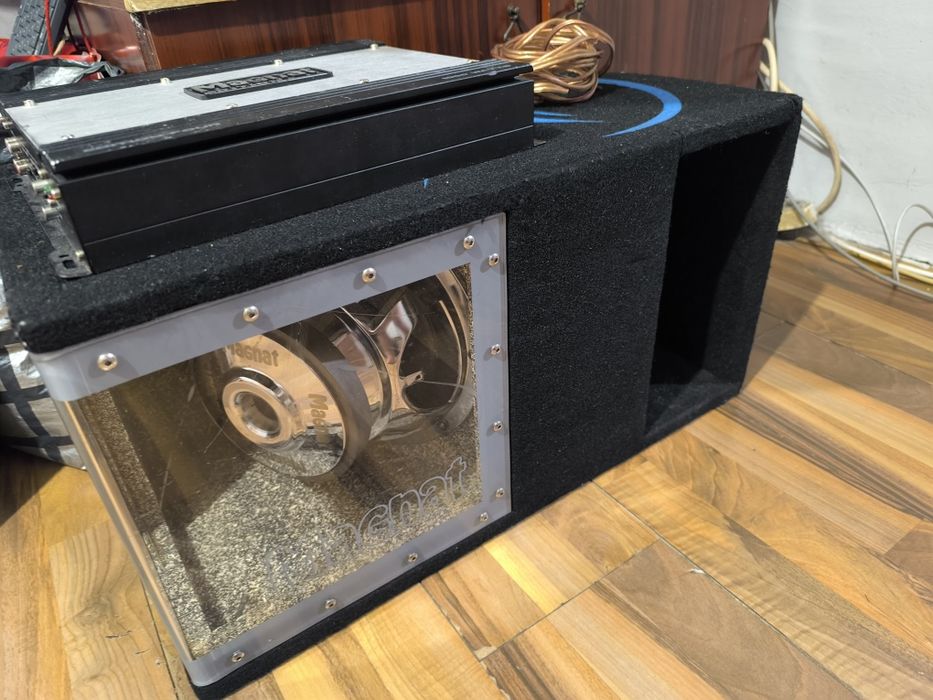 Бас каса с усилвател