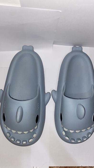 Slapi sharkiezzzz cu stickere noi