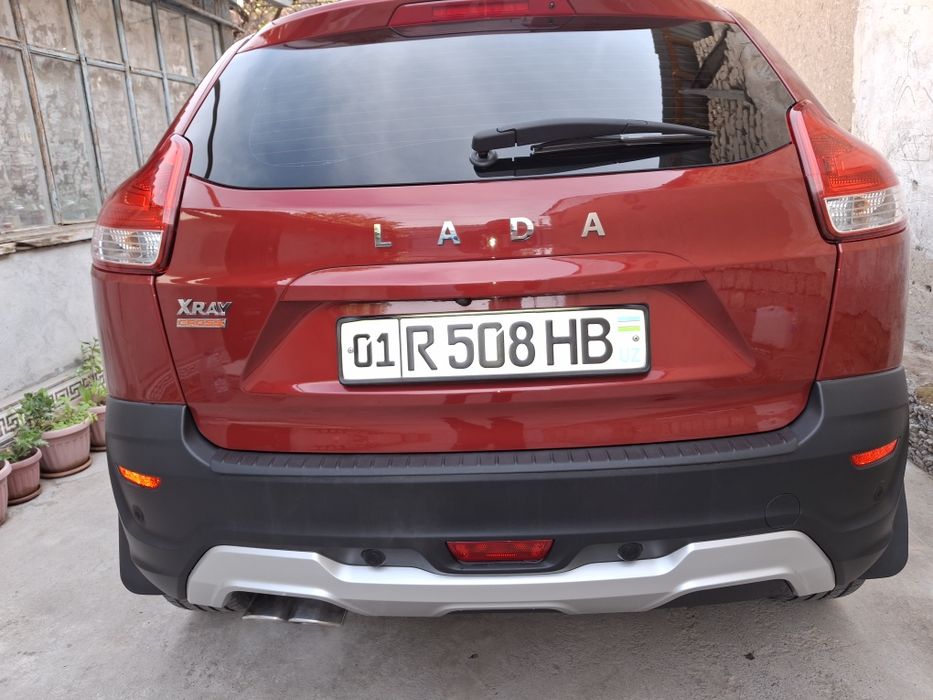Продам лада х рай кросс 2021 года пробегом 77000.  км краска родная