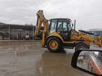 Inchiriez buldoexcavator (buldo excavator) cu picon si furci trakker