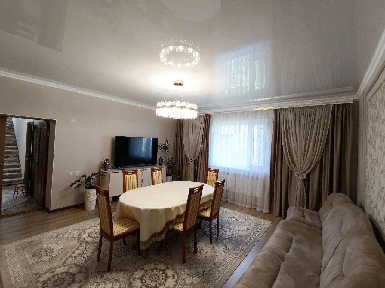 Продам коттедж в районе Плазы