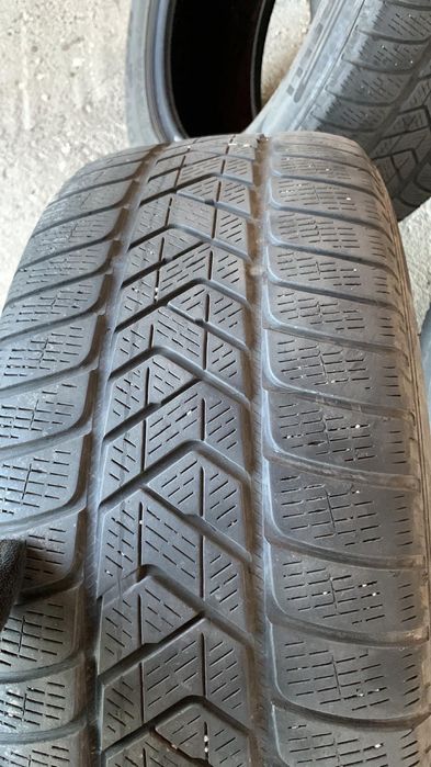235 55 18  M+S , Pirelli Scorpion runflat , Nokian