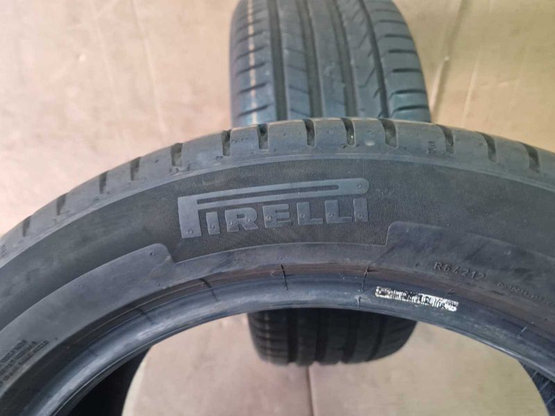 2 Pirelli R17 225/50
летни гуми DOT4521