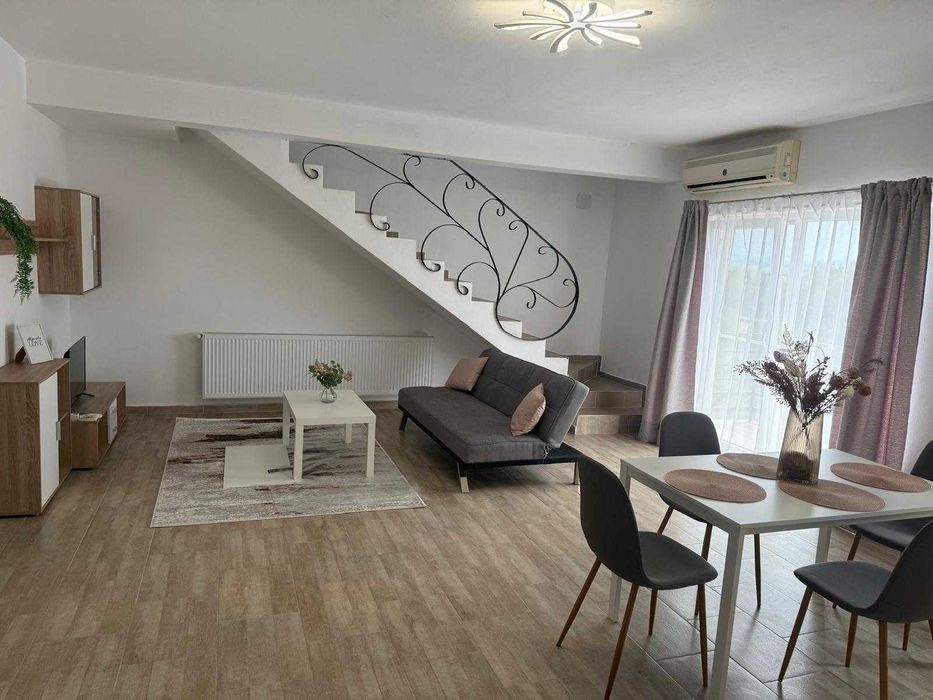 Vind apartament 5 camere deosebit