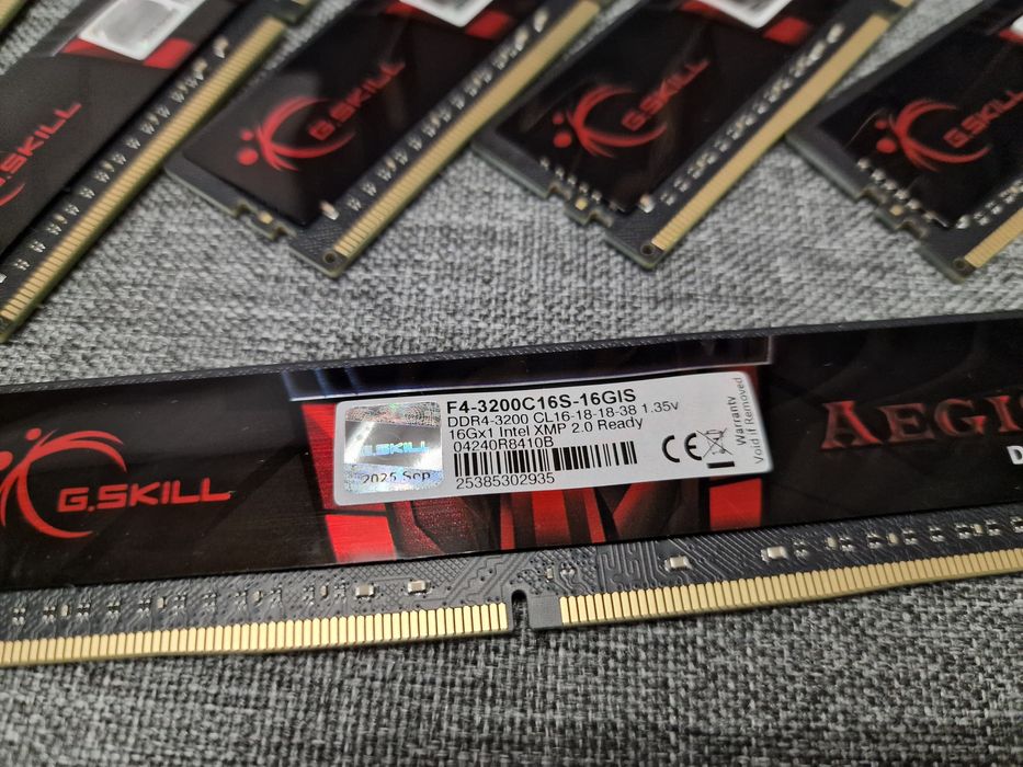 Memorii RAM G. Skill de16gb la 3200 MHz, CL 16