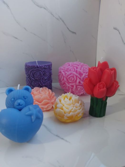 Свечи декоративные парафиновые.