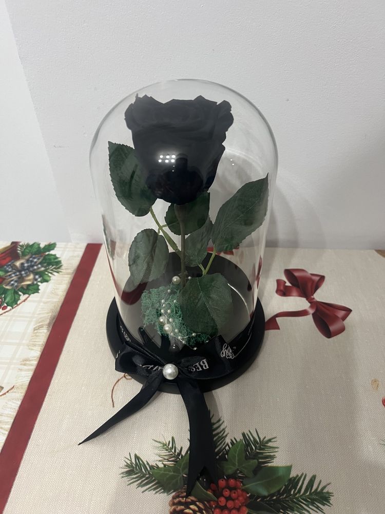 Cupola cu trandafir criogenat negru