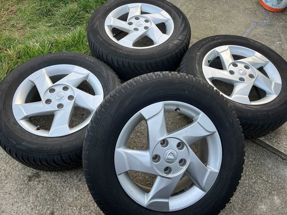 Jante 16 DUSTER cu anvelope Iarna M+S 215/65/16 Foarte Bune