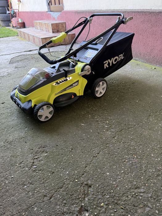 Ryobi Masina de tuns gazon (iarba) pe acumulatori
