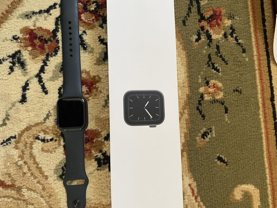 Продам Apple watch 5 series 40mm