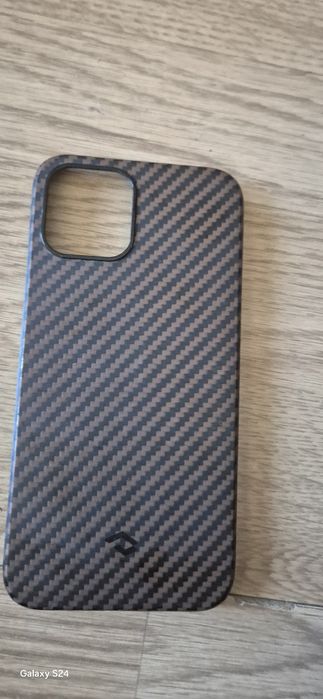 2 Huse carbon iphone 12