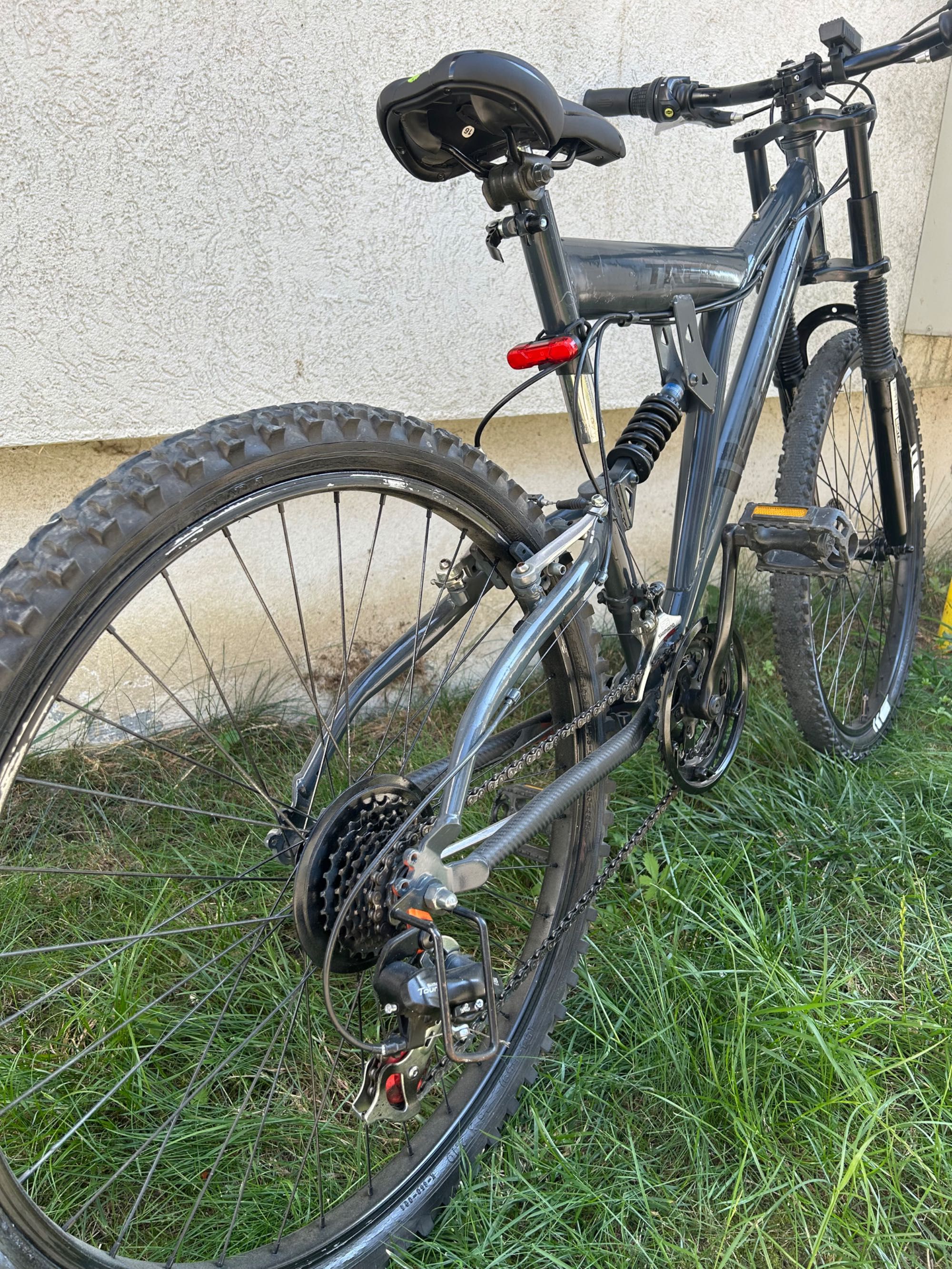 Bicicleta MTB full suspension