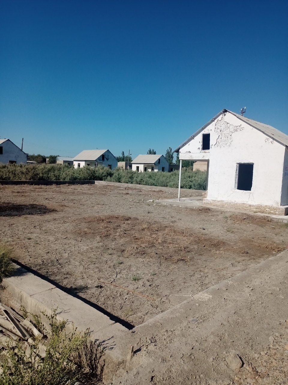 Dacha sotiladi 5 sotix