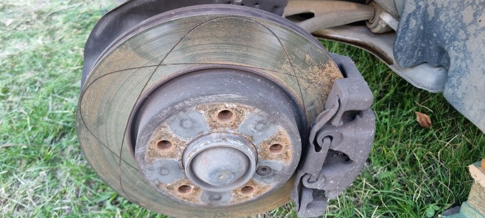 Предни спирачни дискове BMW e46 320d 2004