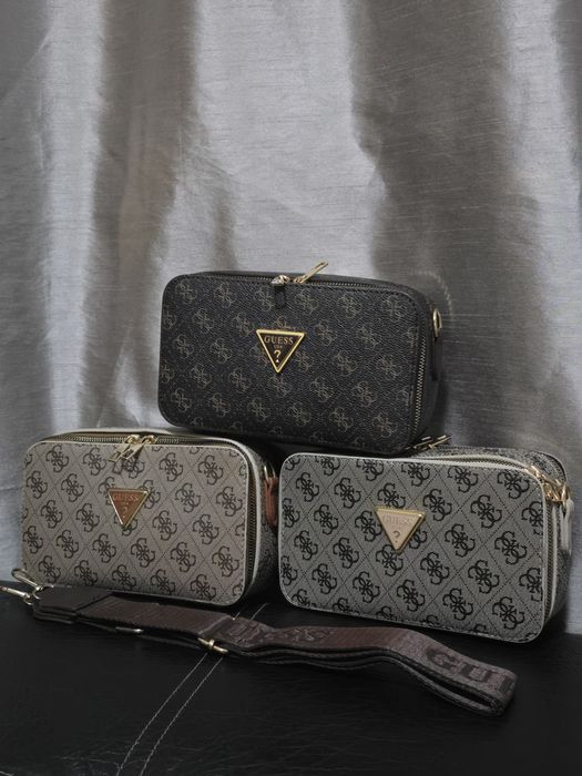 Дамски чанти Guess