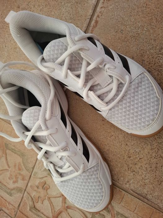 Pantofi volei copii, Adidas, 35, talpa aderenta (ca noi)