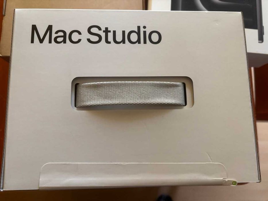 Apple M1 Studio Max 32GB RAM 512 SSD