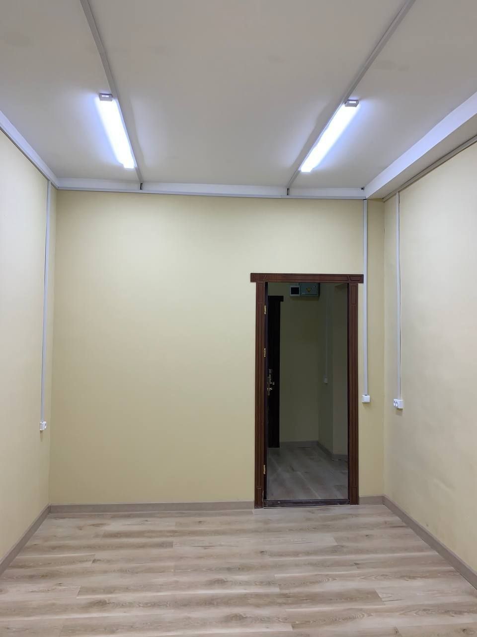 Парк Мирзо Улугбек 18м²- 32м² 1этаж  3этаж 4кабинета 2линия Юр адрес