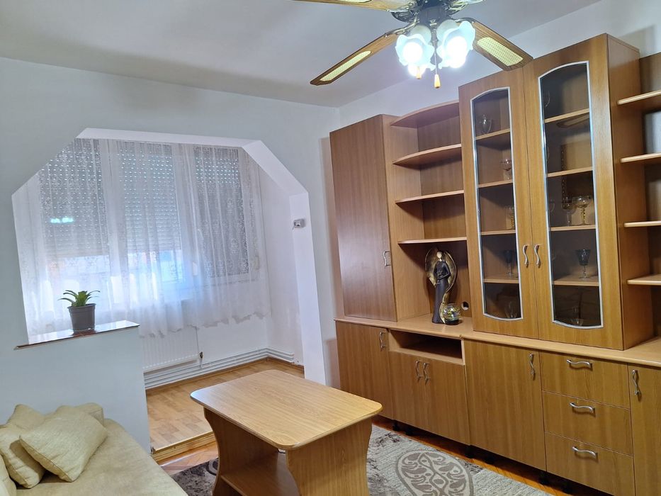Apartament 3 camere de închiriat/vânzare