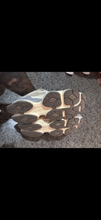 Продам кроссовки 43 размер