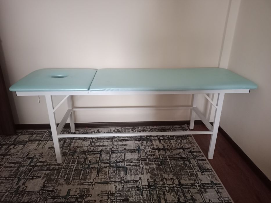 Кушетка для салонов, массажа и тд