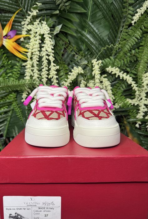 Valentino Garavani One Stud Pink