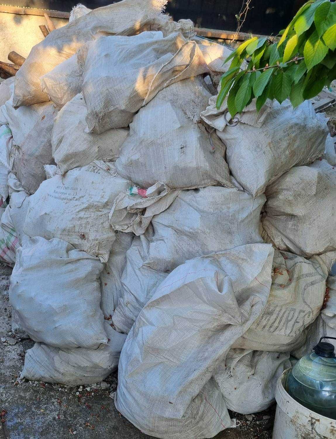Material de umplutura ciment spart. Se da gratuit