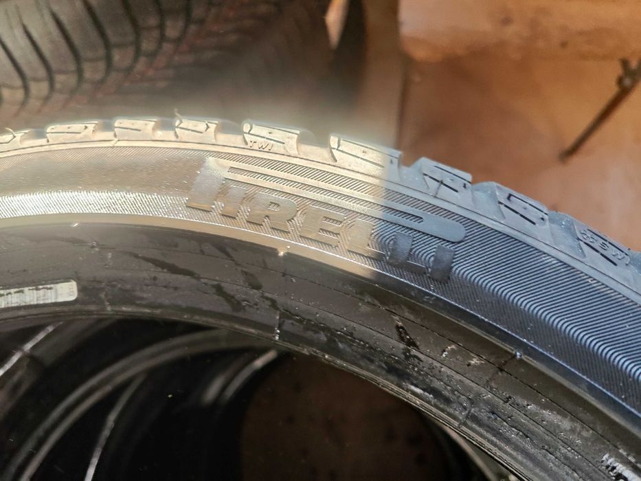 2бр. зимни гуми 255/35/19 Pirelli
