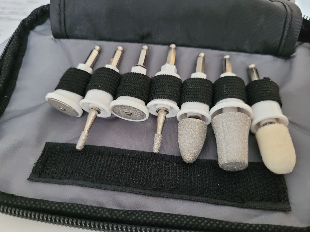 Set aparat manichiura pedichiura