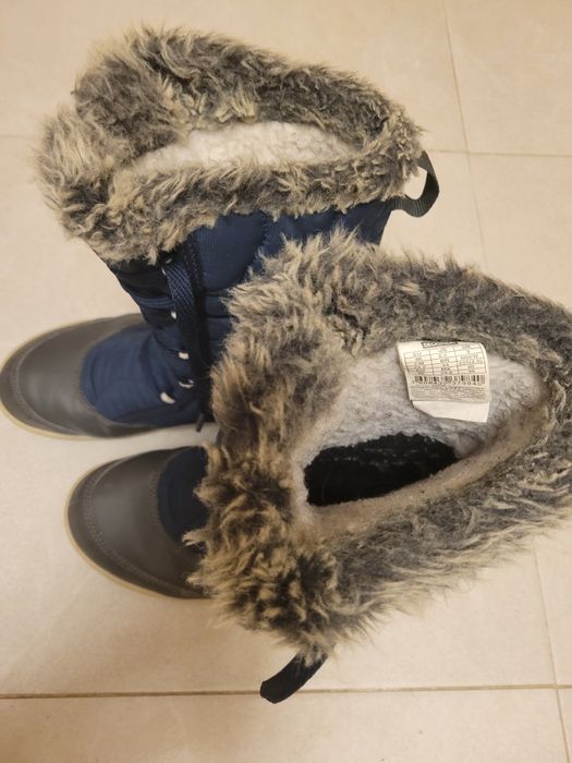 Vând cizme zăpadă, impermeabile Quechua