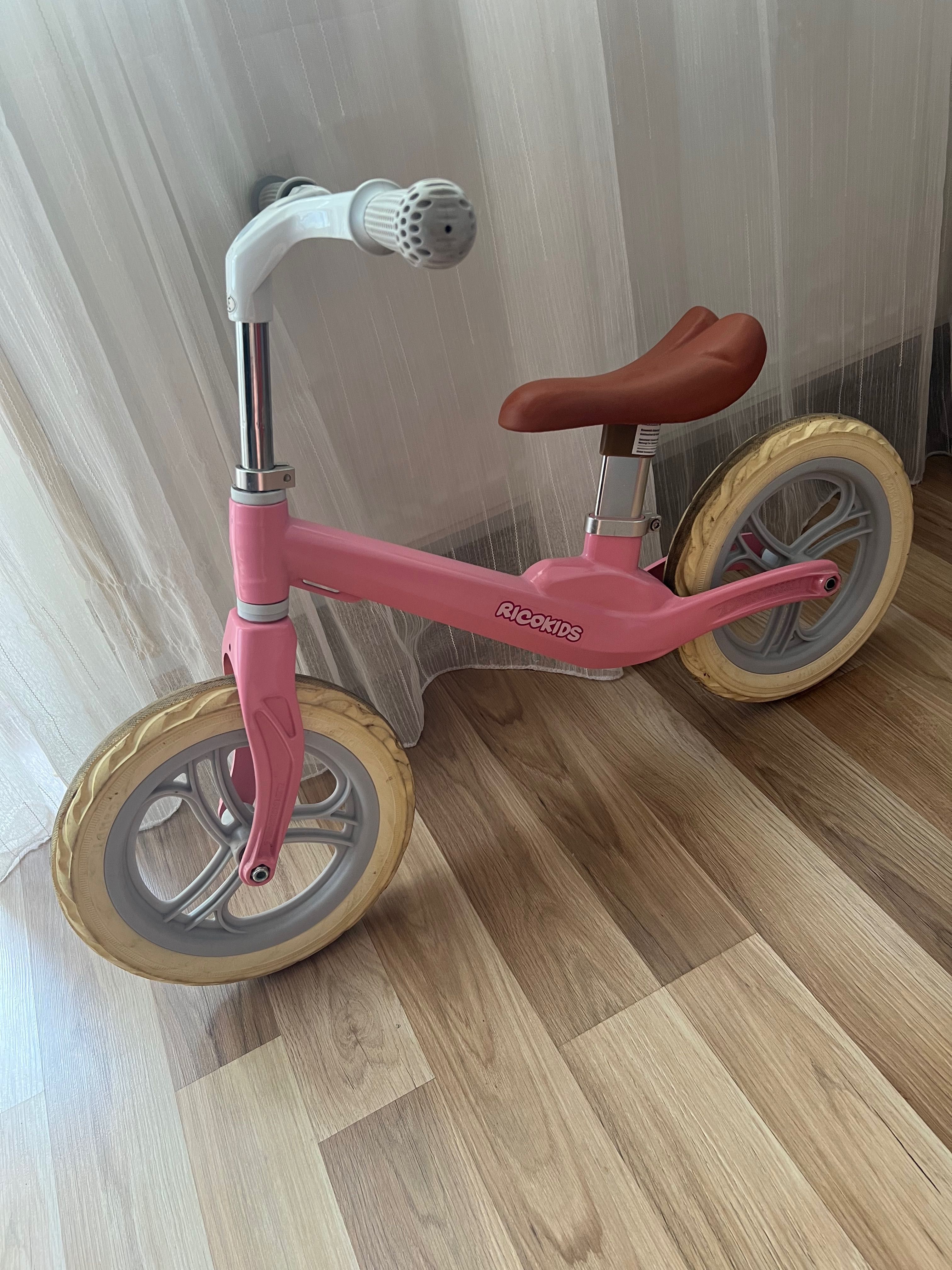 Bicicleta fara pedale Ricokids fete