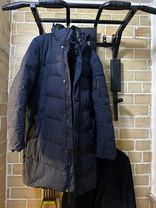 Продаю  зимнюю куртку