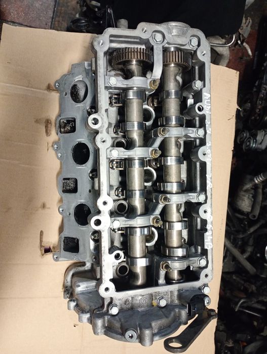 Chiulasa chiuloasa completa partea dreapta audi a4 a5 a6 2.7tdi 3.0tdi