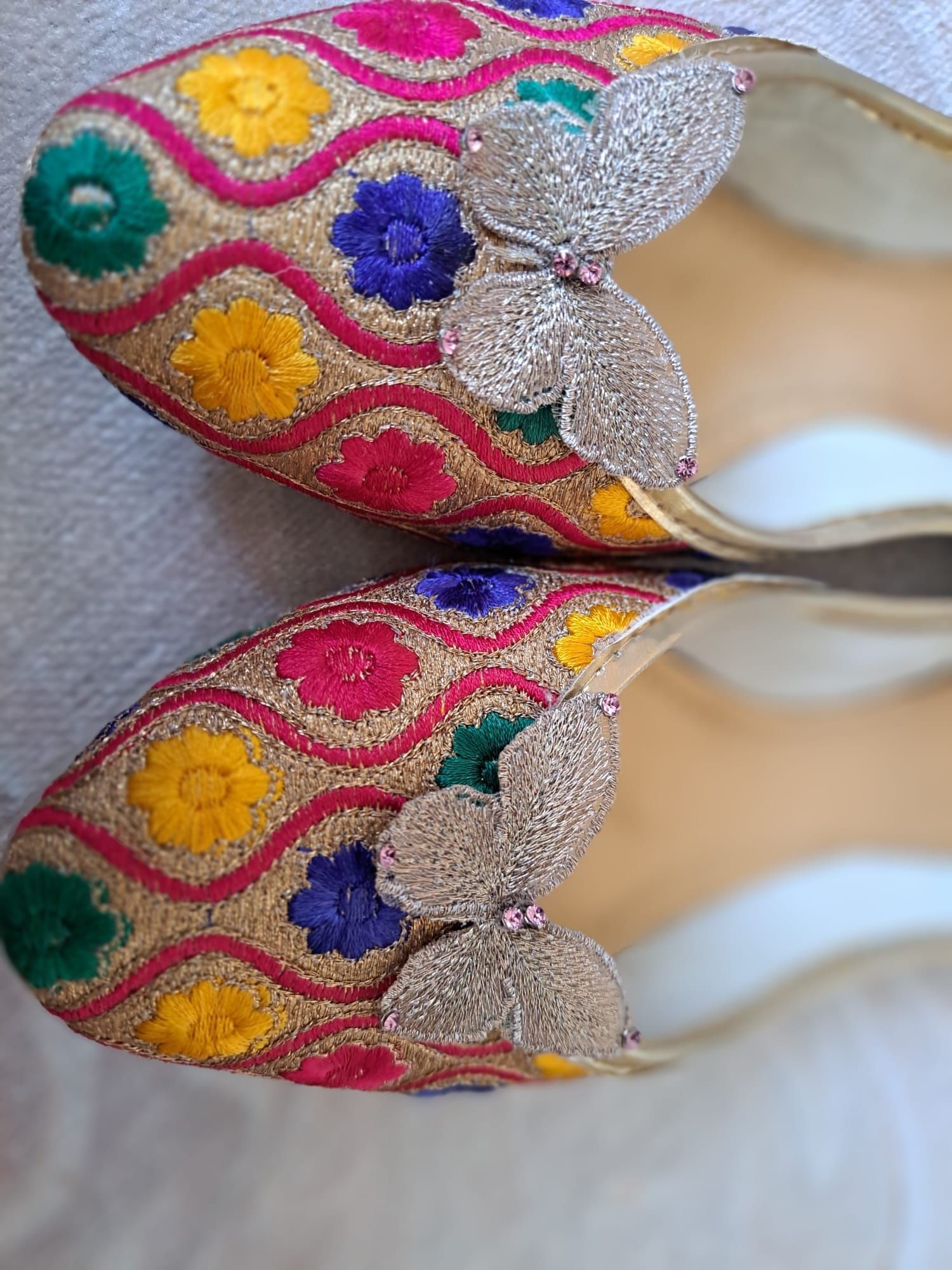 Papuci indieni cu cristale swarovski