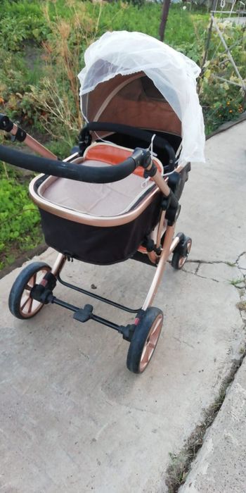 Прогулочная коляска