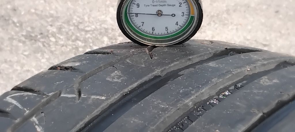 Гуми 225 45 17 Дънлоп Dunlop 4  броя. Нов внос. Не са нови!