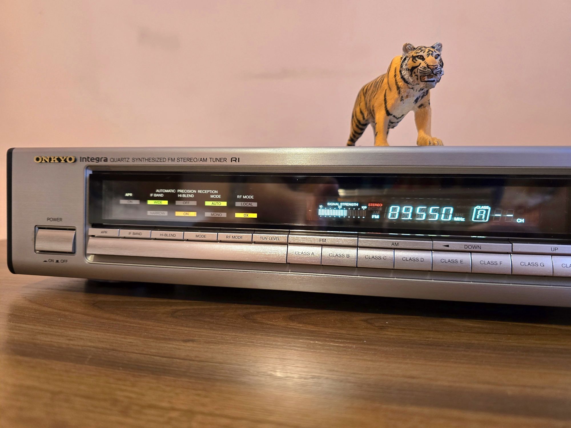 Onkyo Integra T-4850. Tuner premium. Cap serie. Ca nou. Preț fix !